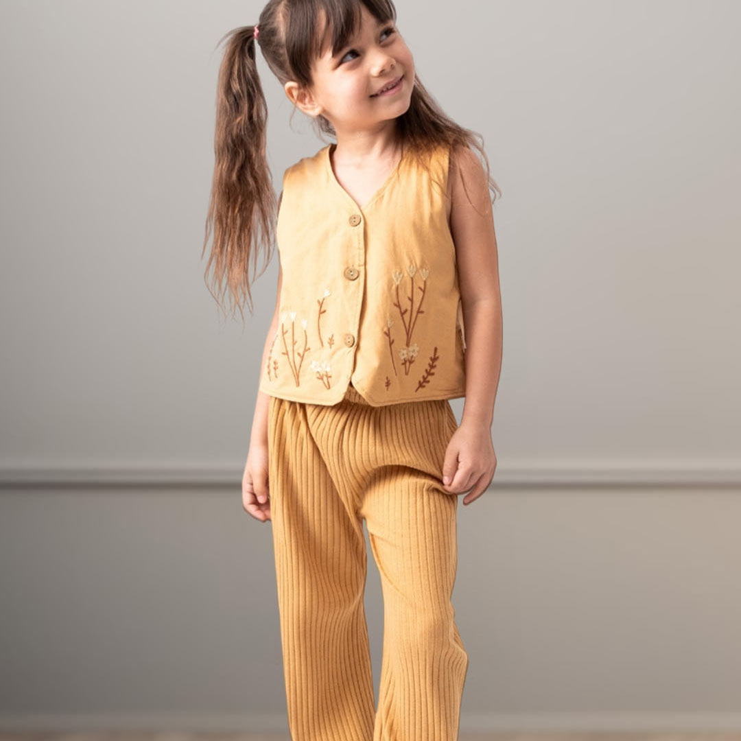 Embroidered Vest Set in Brown (2pcs) 3-6y