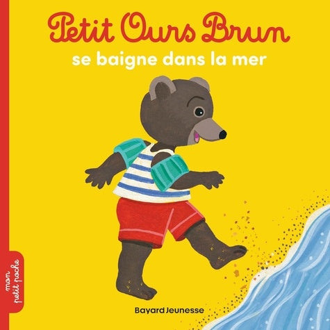 PETIT OURS BRUN SE BAIGNE DANS LA MER (SOUPLE)